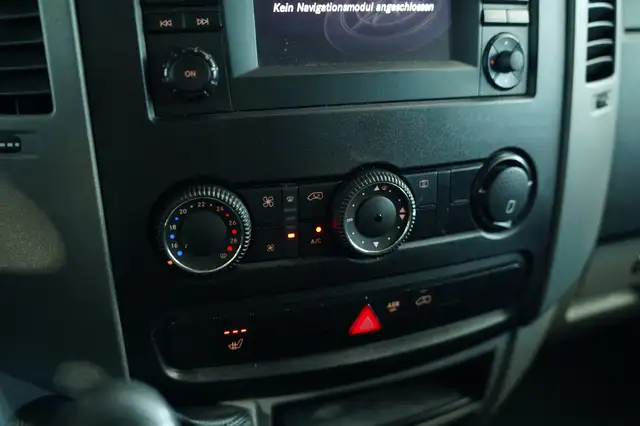 Mercedes-Benz Sprinter view 25