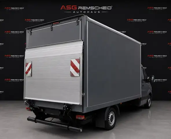 Mercedes-Benz Sprinter view 6