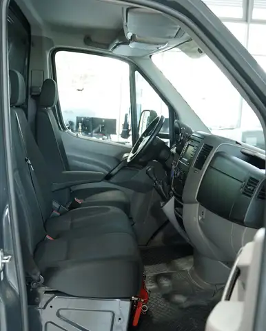 Mercedes-Benz Sprinter view 11