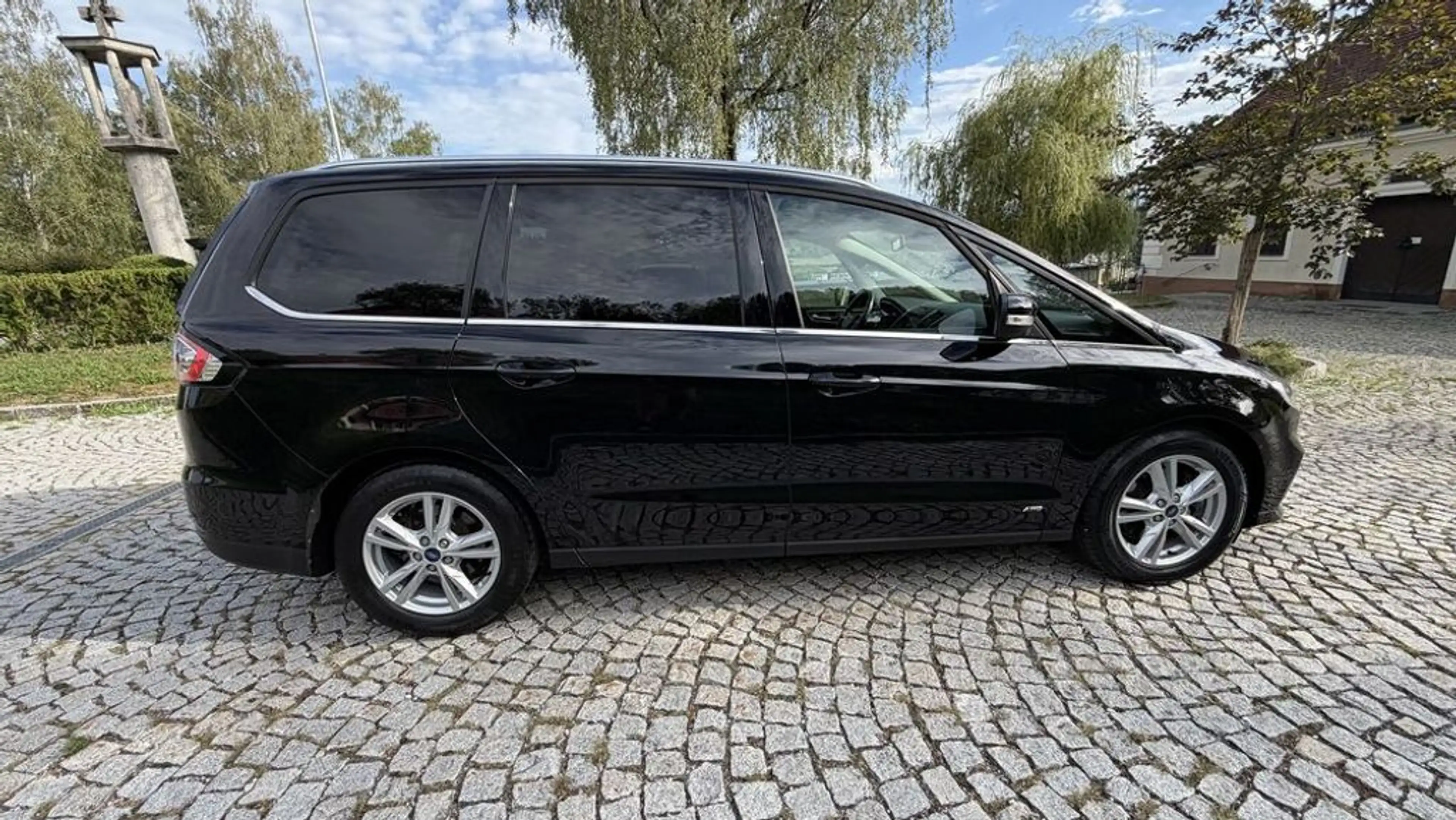Ford Galaxy Titanium AWD KLIMA TEMPOMAT NAVI LED AHK — photo 3