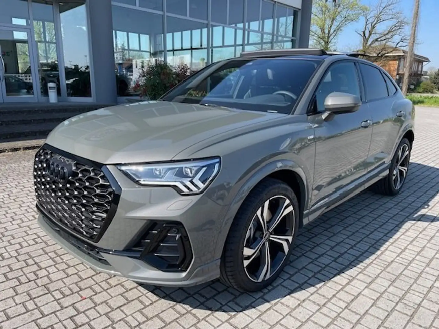 Audi Q3 SPB Sportback 40 TFSI quattro S tronic S Line 20 Grigio - 2