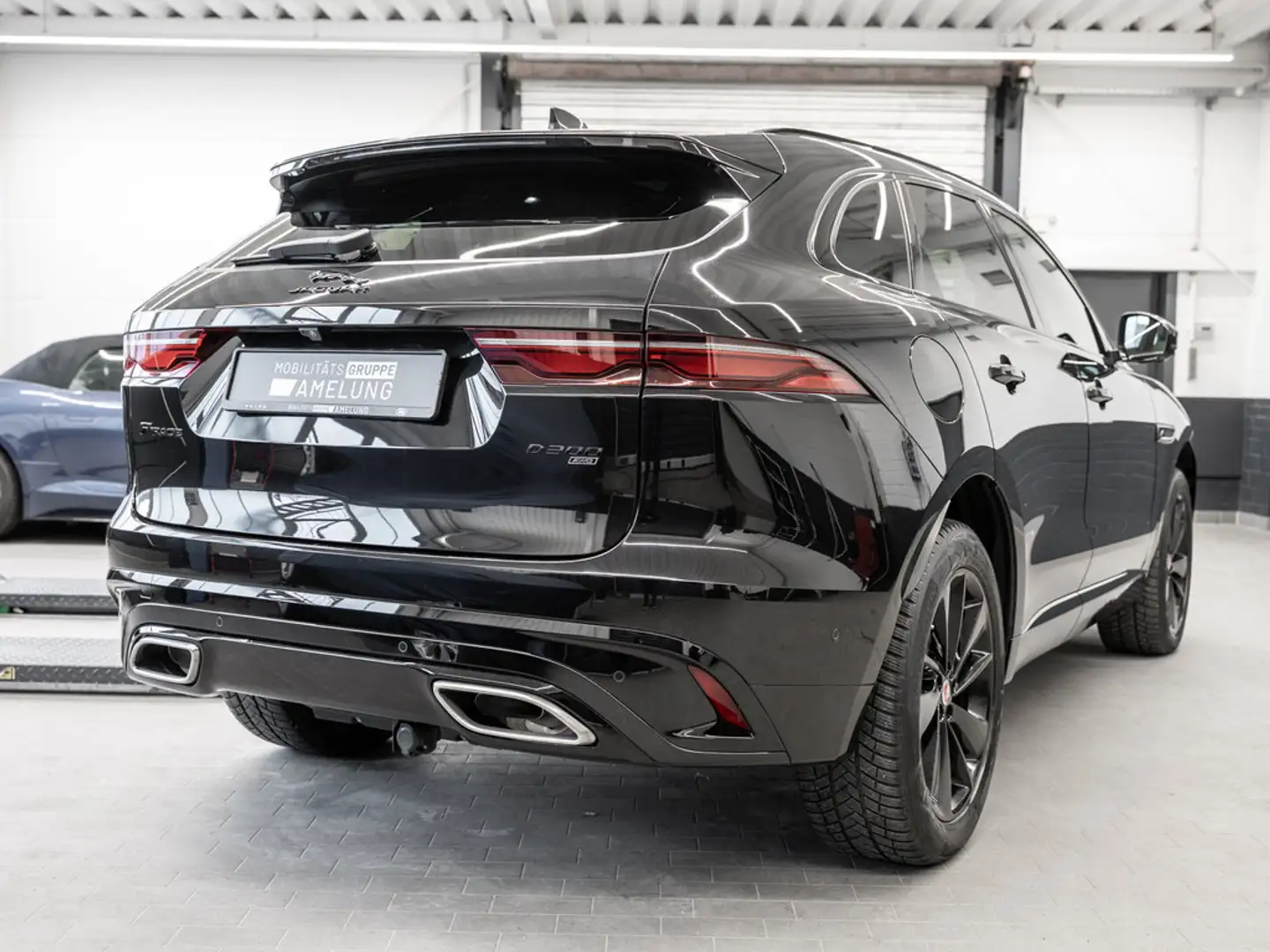 Jaguar F-Pace D300 AWD R-Dynamic SE LED PANO 360° Schwarz - 2