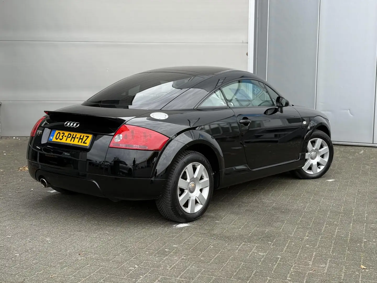 Audi TT 1.8 5V Turbo Origineel NL-auto! Zwart - 2