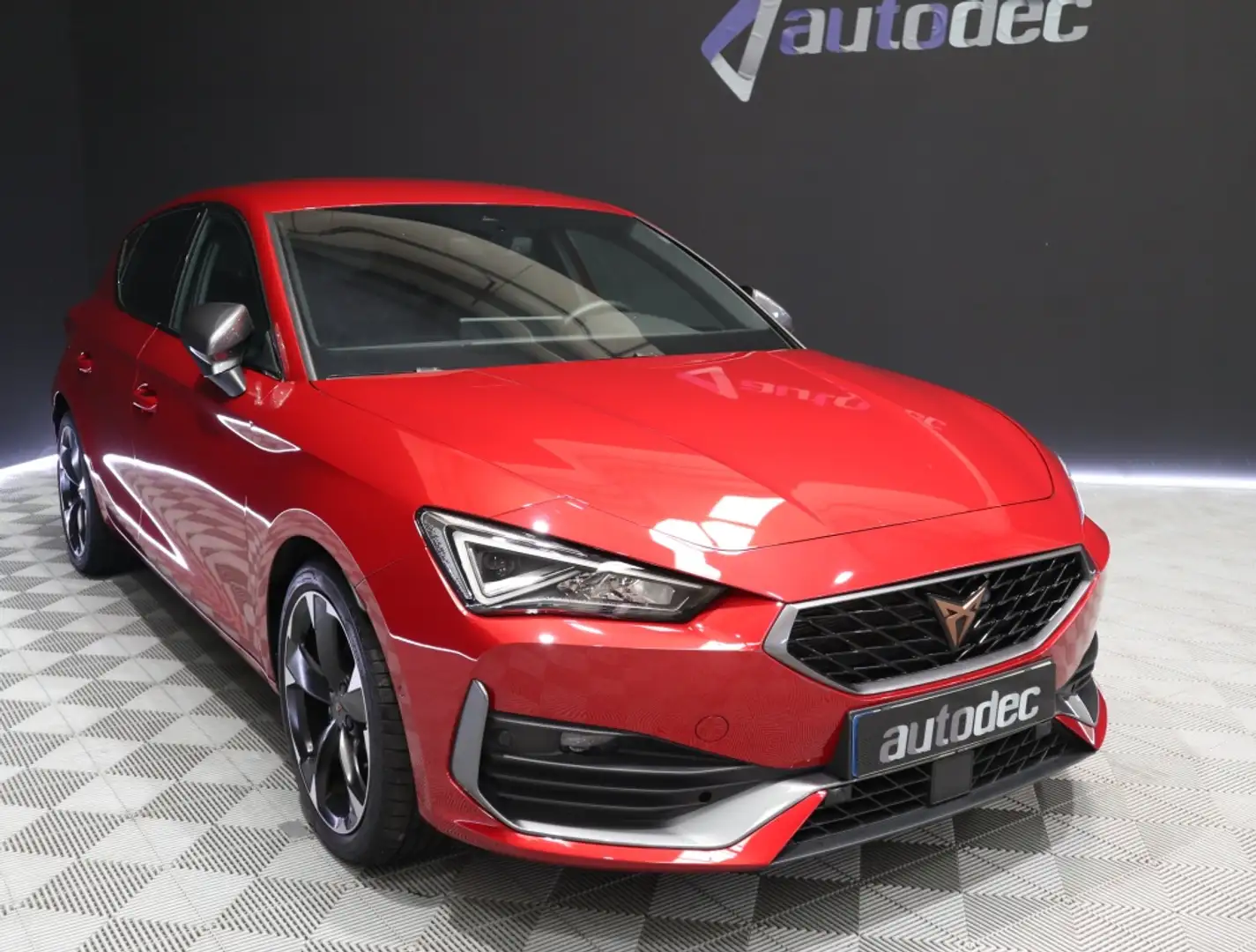 CUPRA Leon 1.5 eTSI 110 DSG Rojo - 2