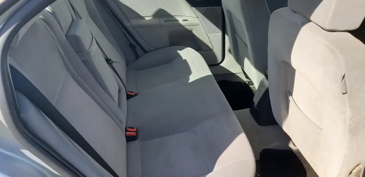 Ford Mondeo 2.0i Ghia, foto 6