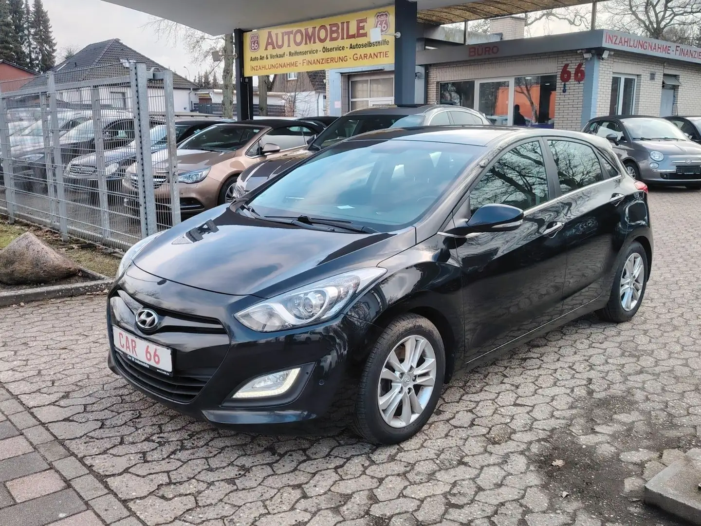 Hyundai i30 Trend / Navi / Kamera / Schwarz - 1