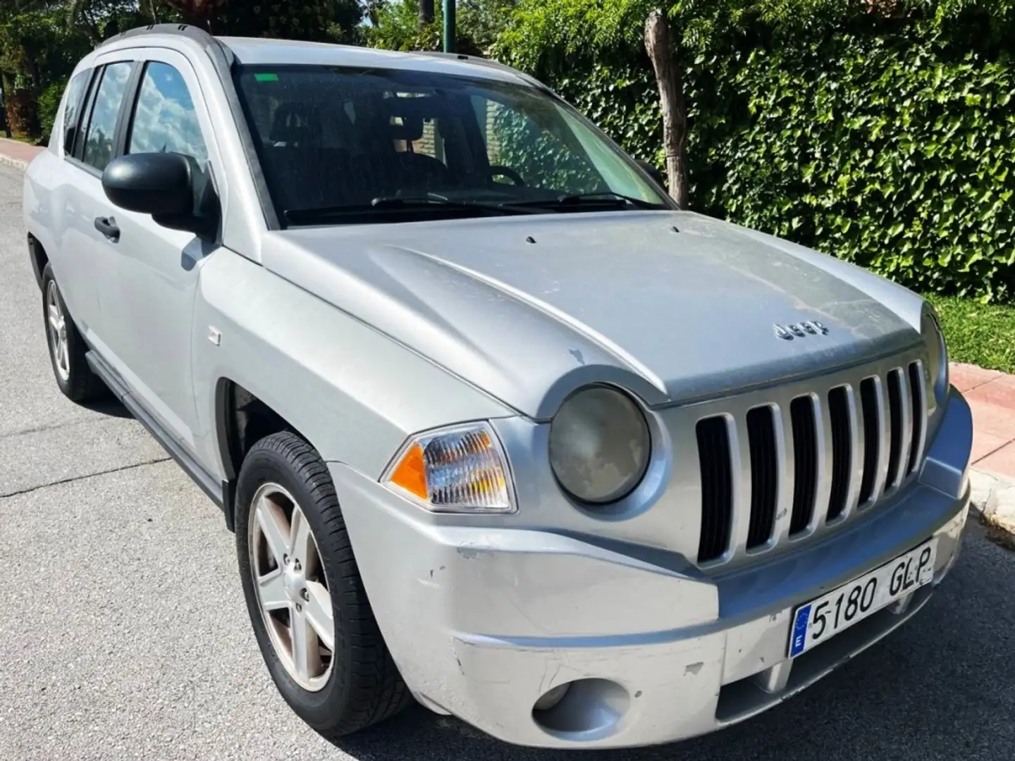 Jeep Compass 2.0CRD Sport Silber - 1