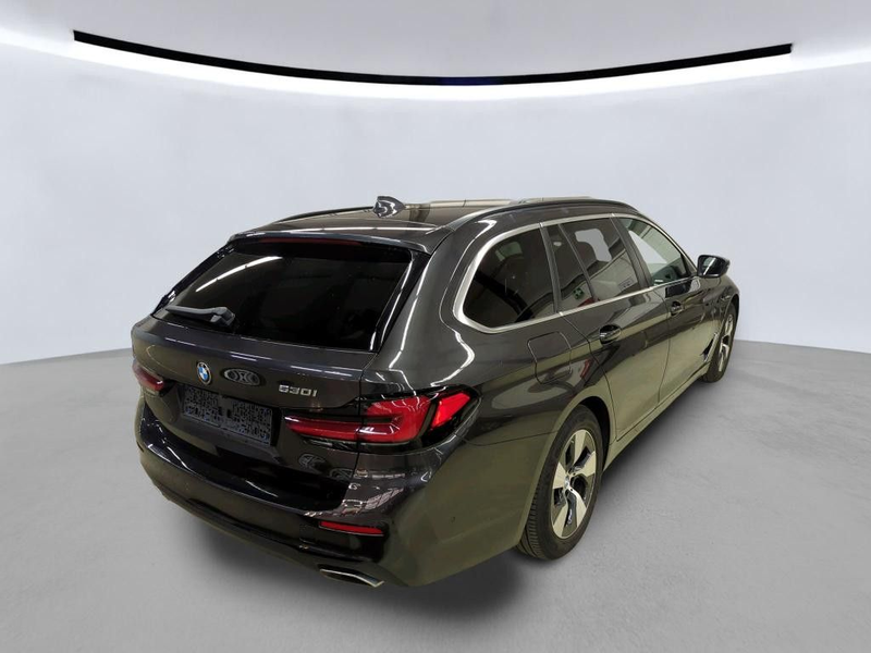BMW 530 i STHZG*AHK*Headup*Memory*HiFi*4Zonen*Leder — photo 3