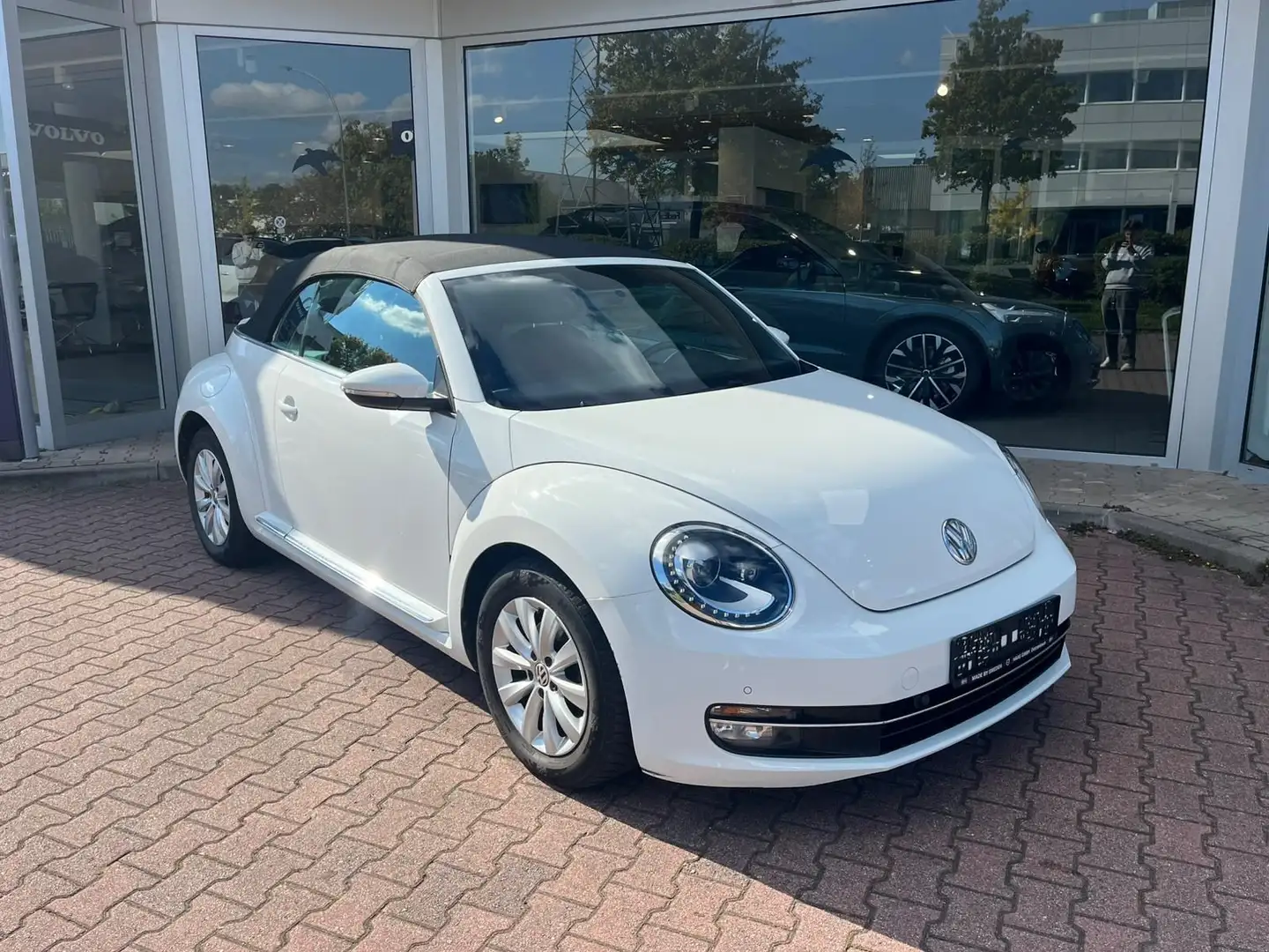 Volkswagen Beetle Cabriolet Design Weiß - 1