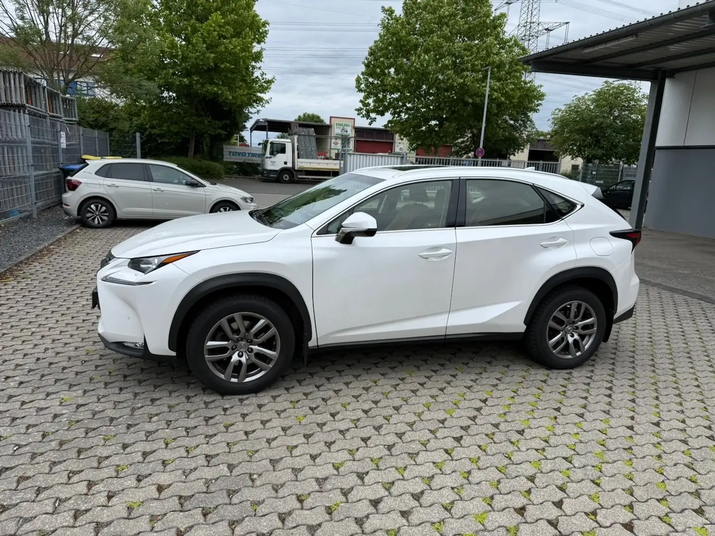 Lexus NX 200t NX 200 Weiß - 2