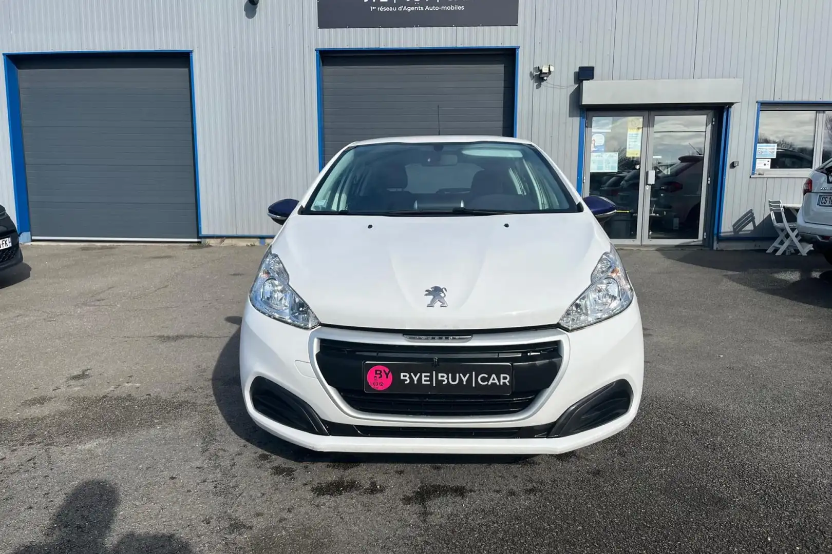 Peugeot 208 1.2i 68 CH Like PHASE 2 GARANTIE 12 MOIS Blanc - 2