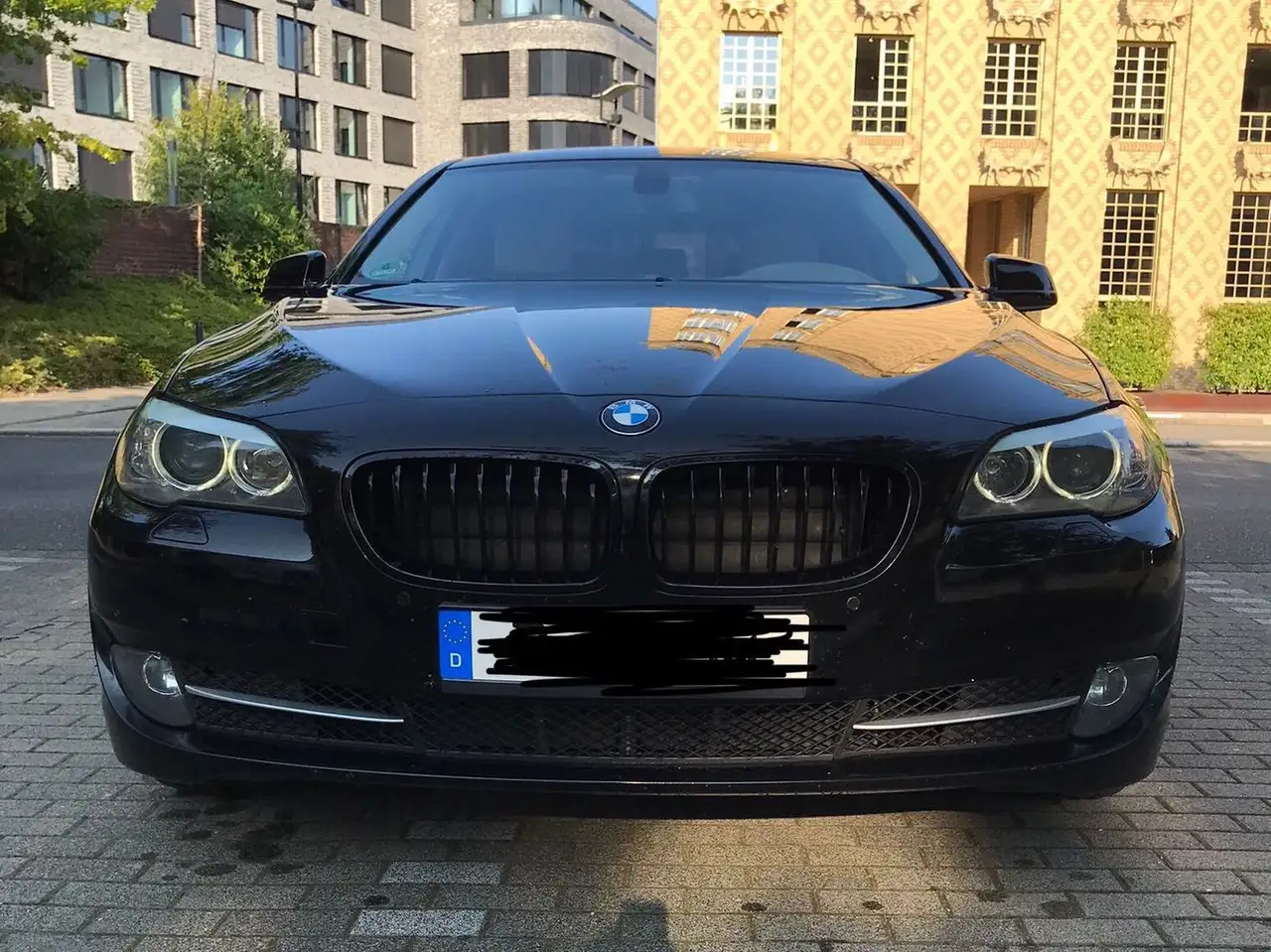 BMW 523