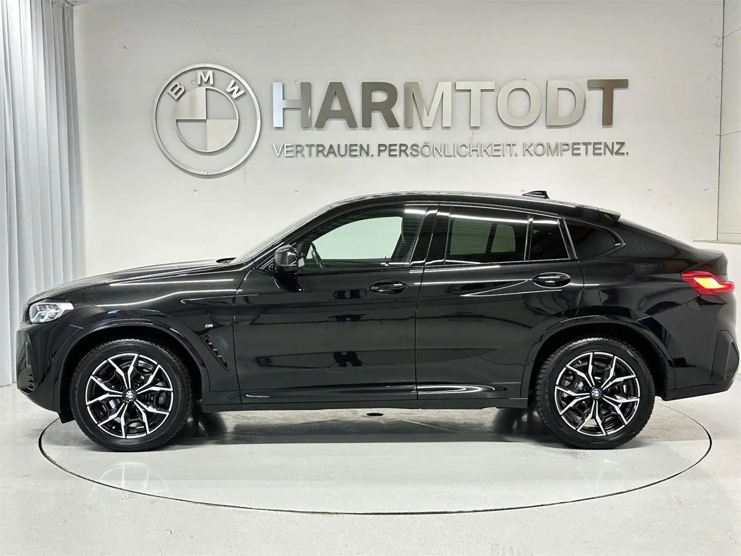 BMW X4 xDrive 20d Černá - 2