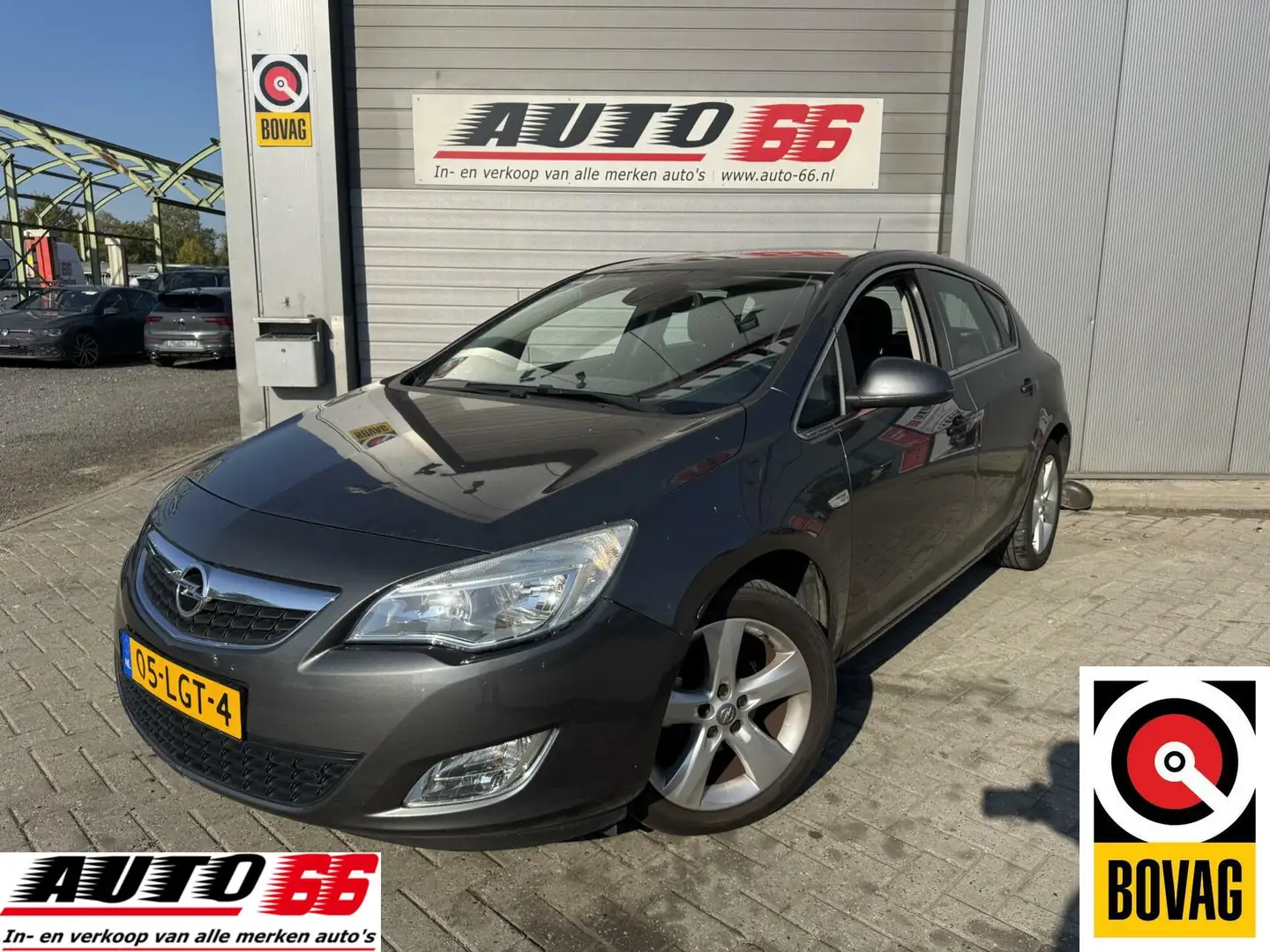 Opel Astra 1.6 Edition Gris - 1