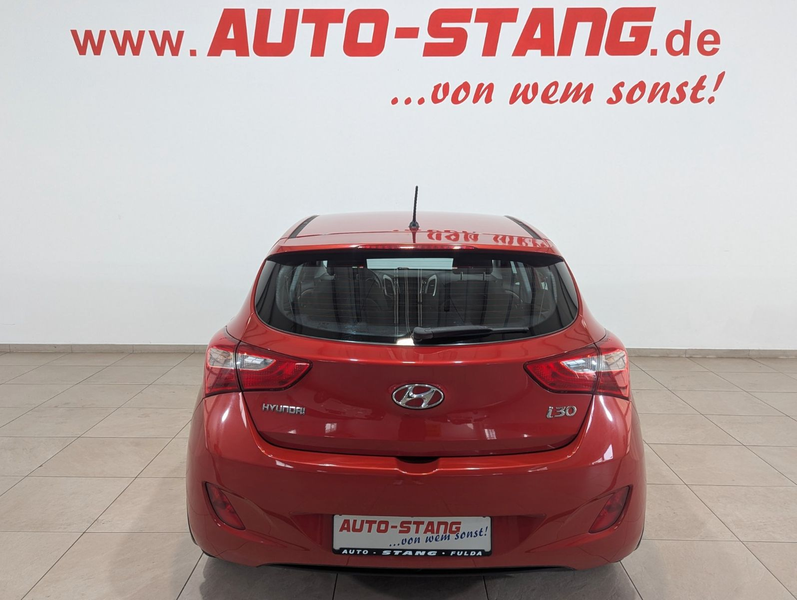 Hyundai i30 blue Classic*1.HAND+SCHECKHEFT+WENIG KM** — photo 6
