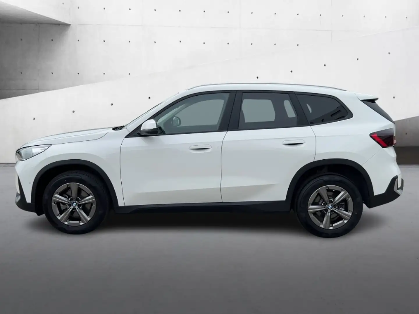 BMW X1 xDrive20d Head-Up LED AHK Lenkradhzg Parking Plus Wit - 2