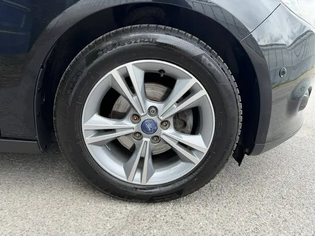 Ford Focus view 17