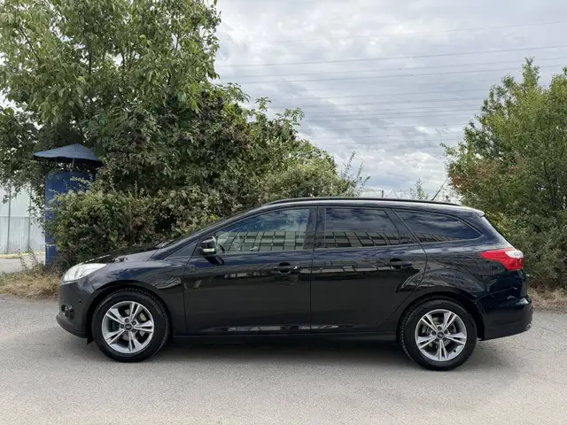 Ford Focus view 5