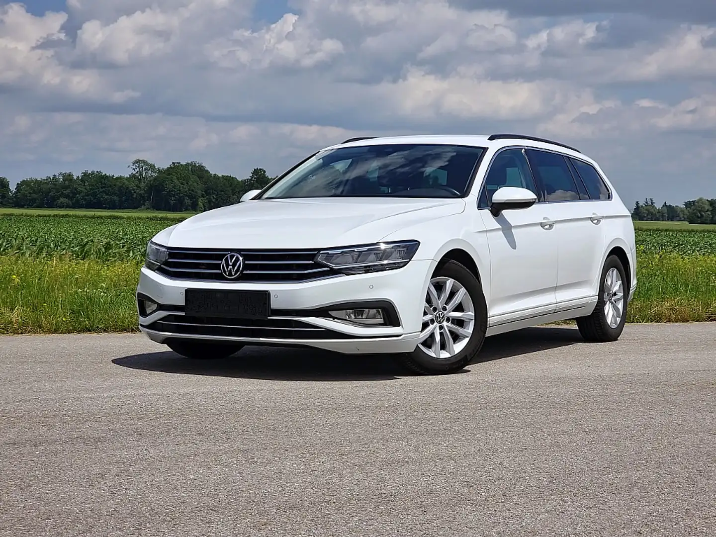 Volkswagen Passat Variant 2,0 TDI DSG *1.HAND*ANHÄNGERKUPPLUNG*SPURHALTEA... Weiß - 1