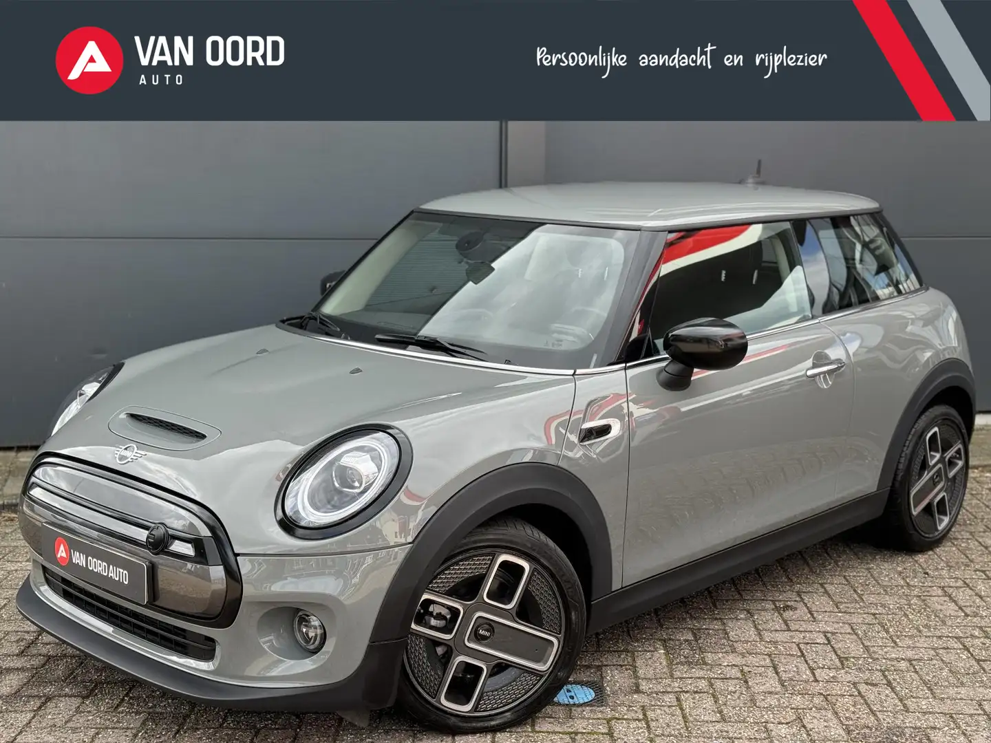MINI Cooper S Clima / Comfort Seats / NAV / Carplay Grijs - 1
