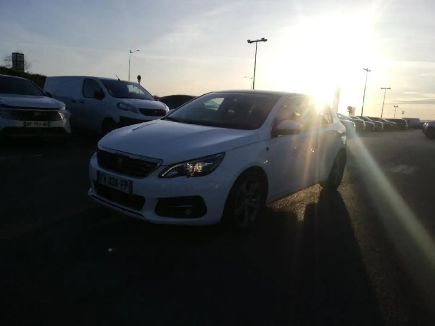 Peugeot 308 1.2 PureTech 130ch E6.c S\u0026S Tech Edition 6cv Blanc - 1