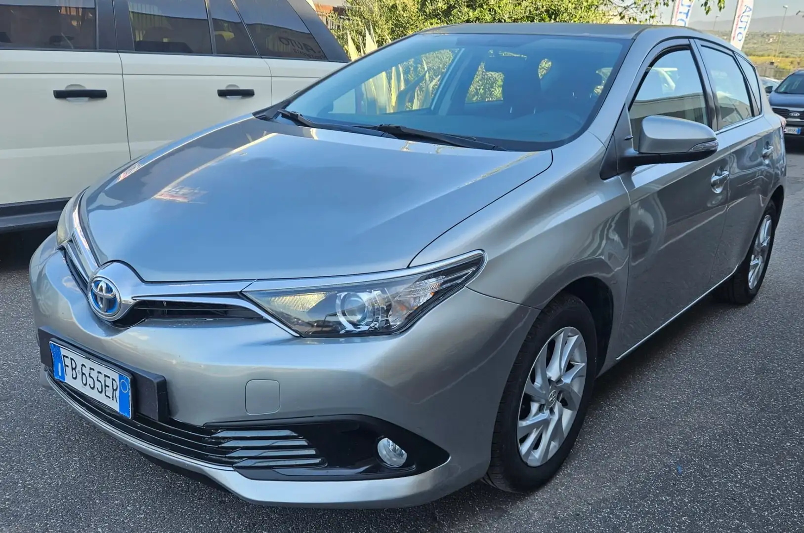 Toyota Auris 1.8 Hybrid Active Grigio - 2