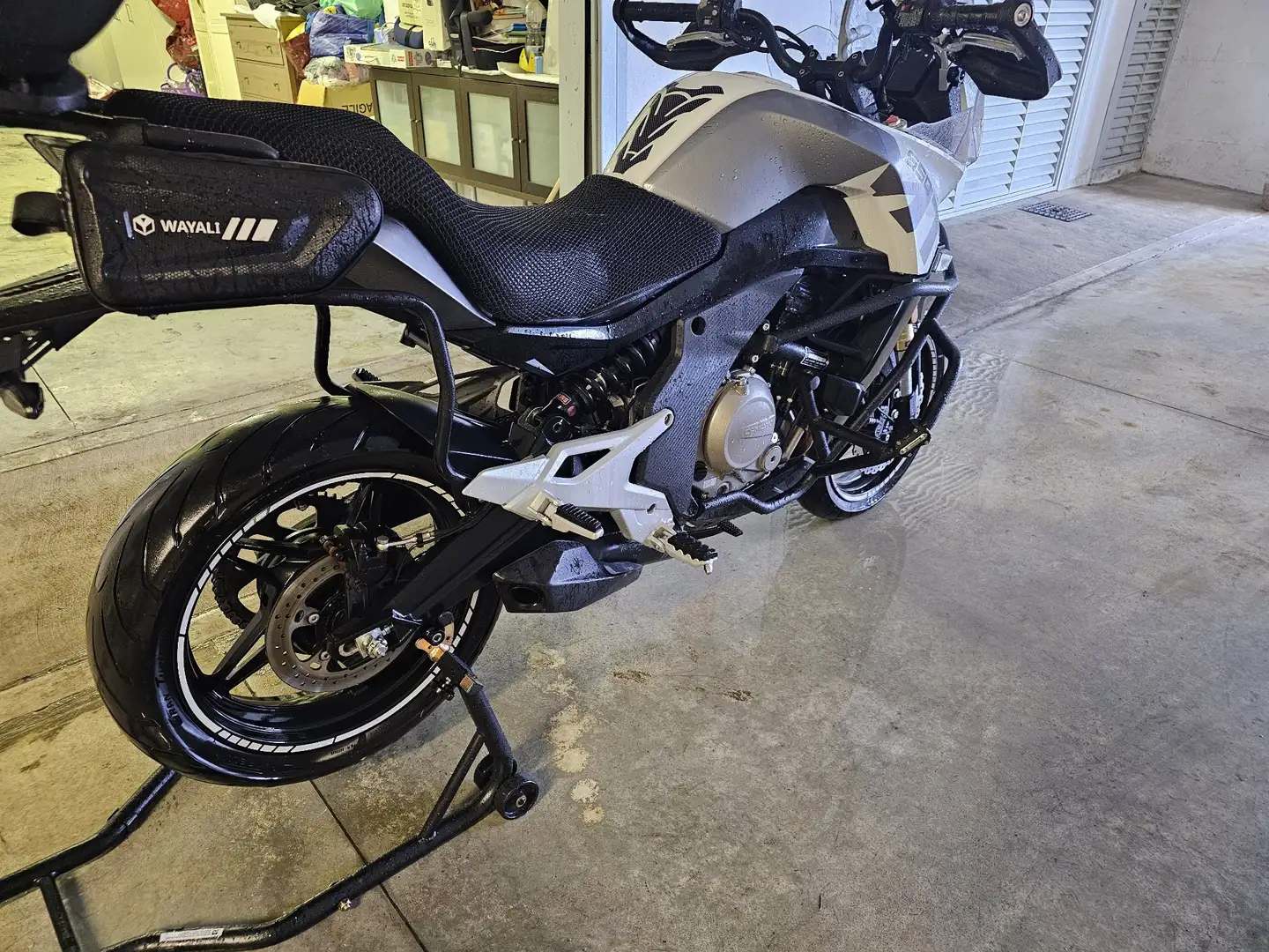 CFMOTO 650 MT Weiß - 2