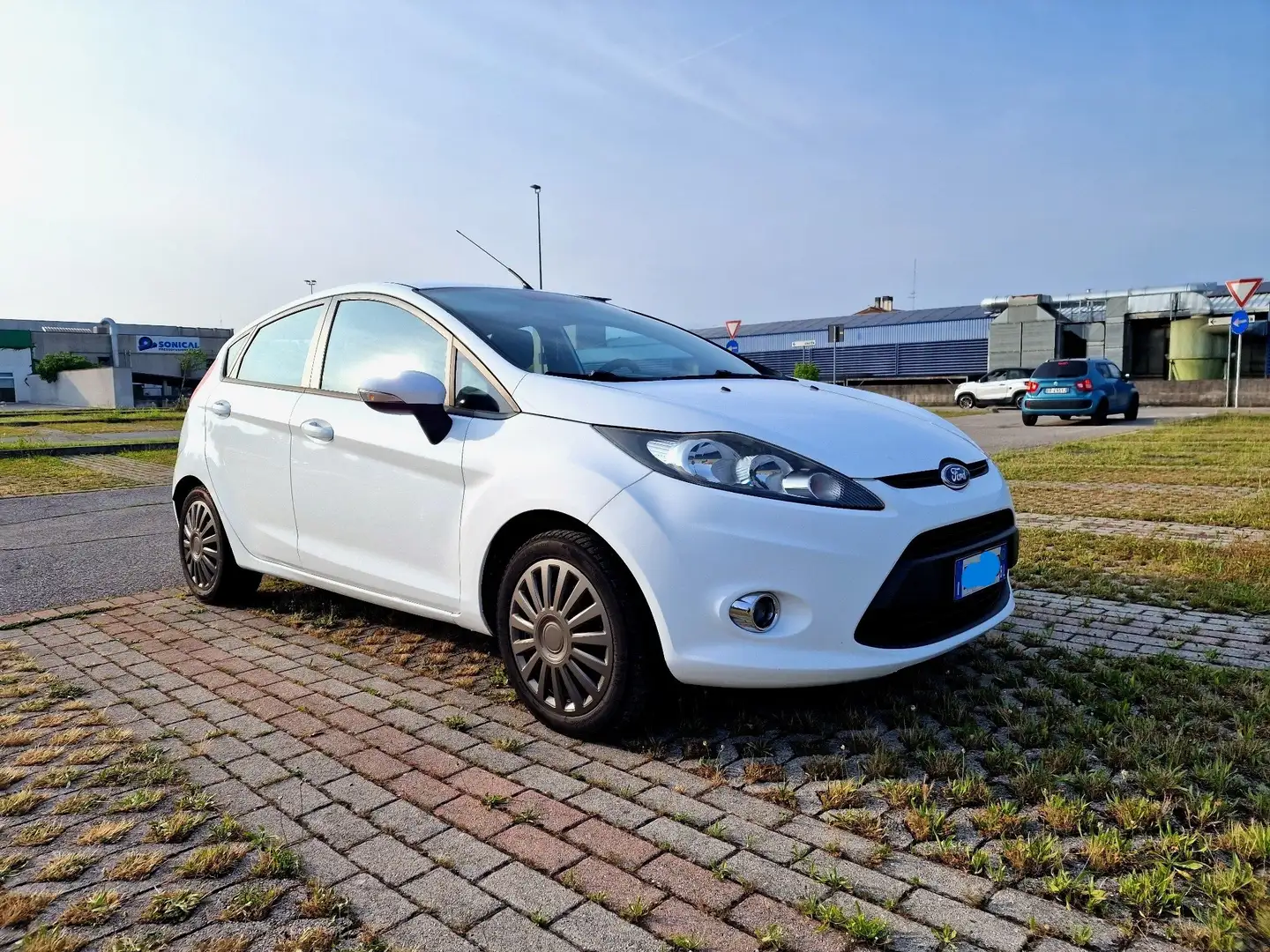 Ford Fiesta Fiesta VI 2008 5p 1.4 16v Ikon Gpl Bianco - 1