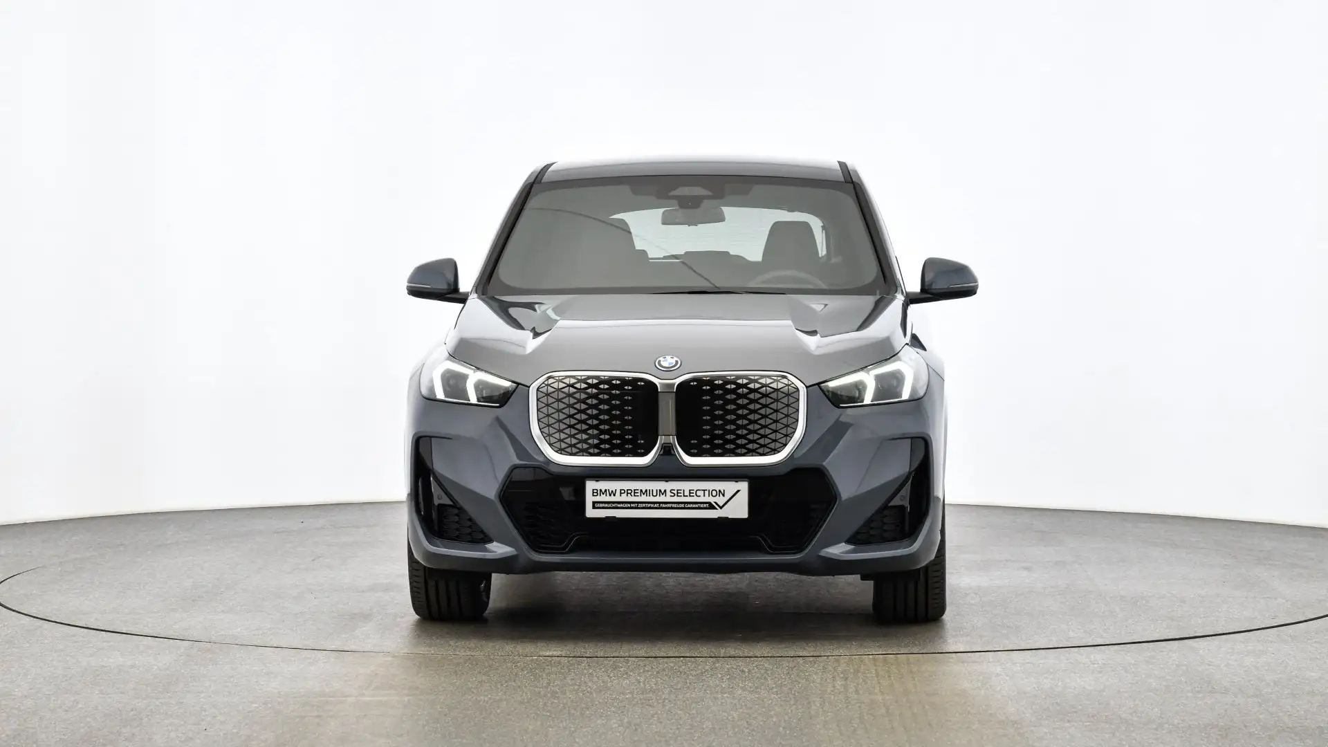 BMW iX1 eDrive20 Grau - 2