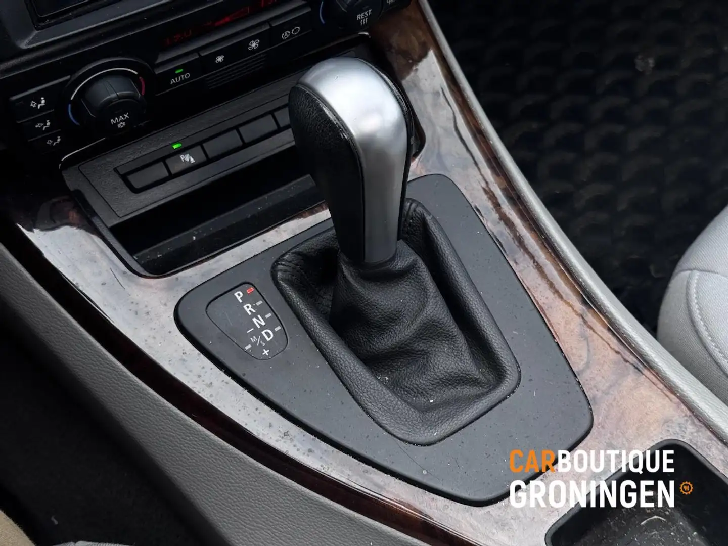 BMW 325 3-serie 325i | AUTOMAAT | CARPLAY | CLIMA | DEALER Grijs - 2