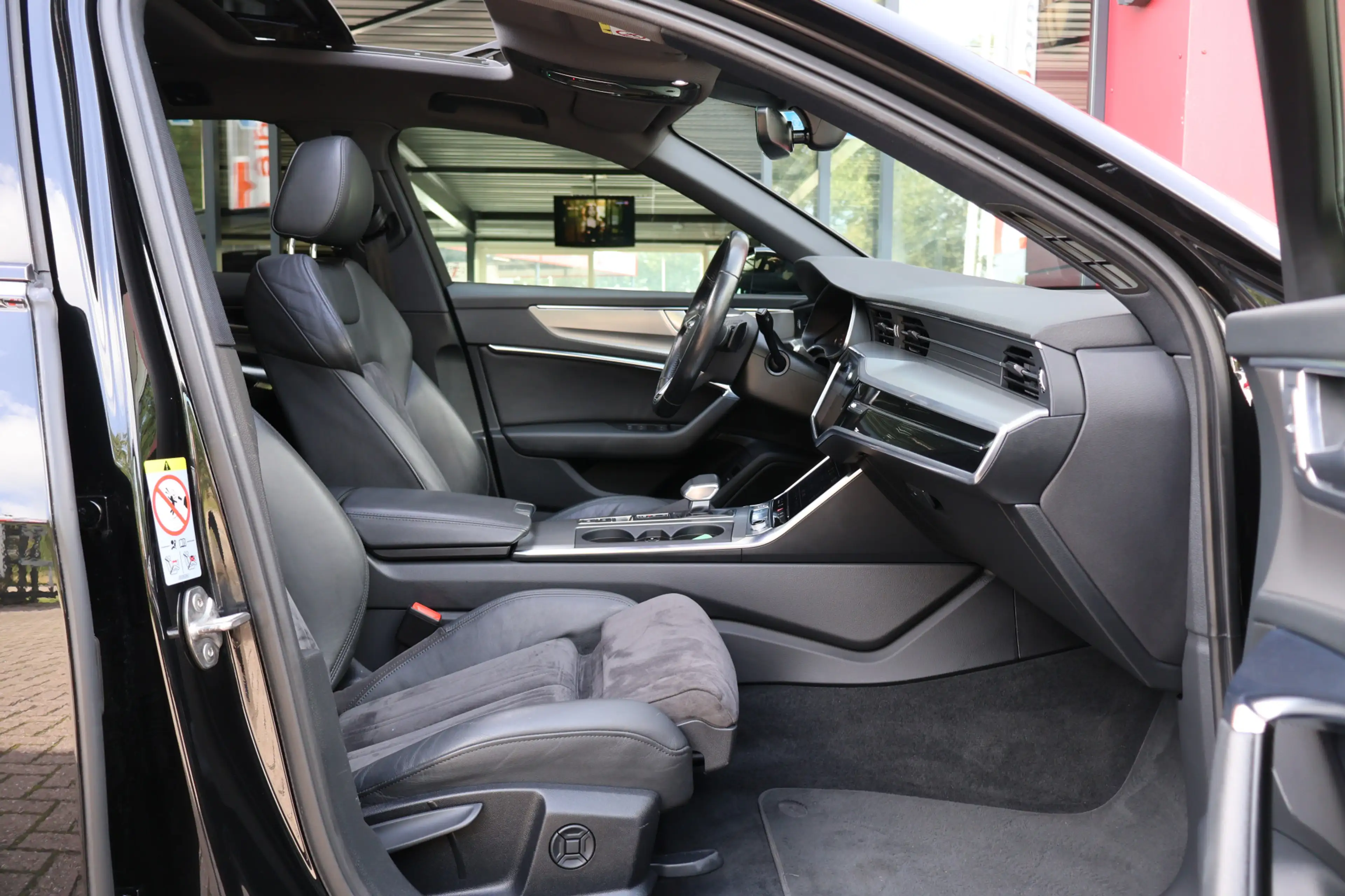 Audi A6 Avant 45 TFSI Pro Line | Black Optic | Panoramadak — photo 25