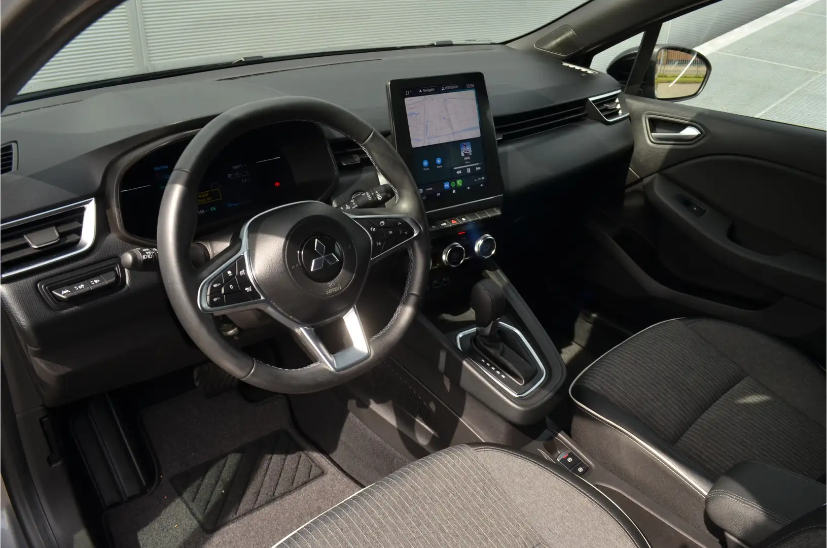 Mitsubishi Colt HEV 1.6 A/T INTENSE PLUS | HYBRIDE | NAVIGATIE | 1 Grijs - 2