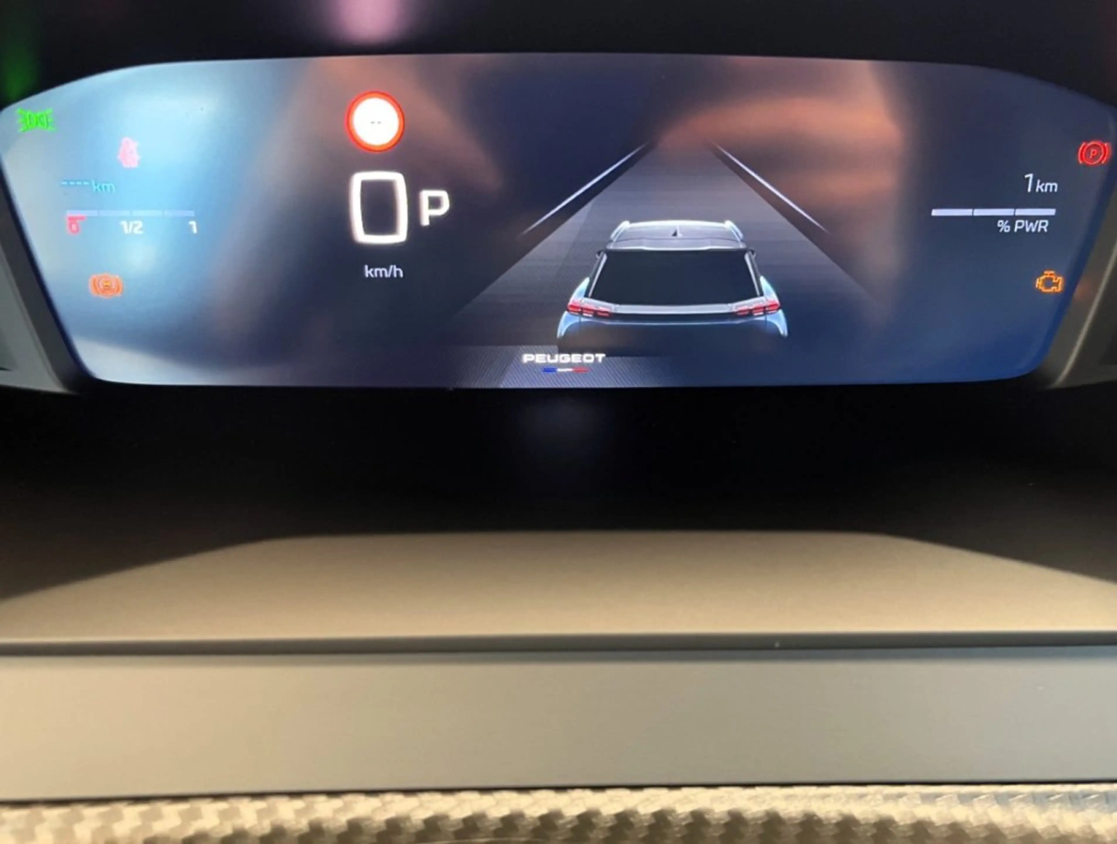 Peugeot 2008 Allure MHEV 145 e-DCS6 — photo 11