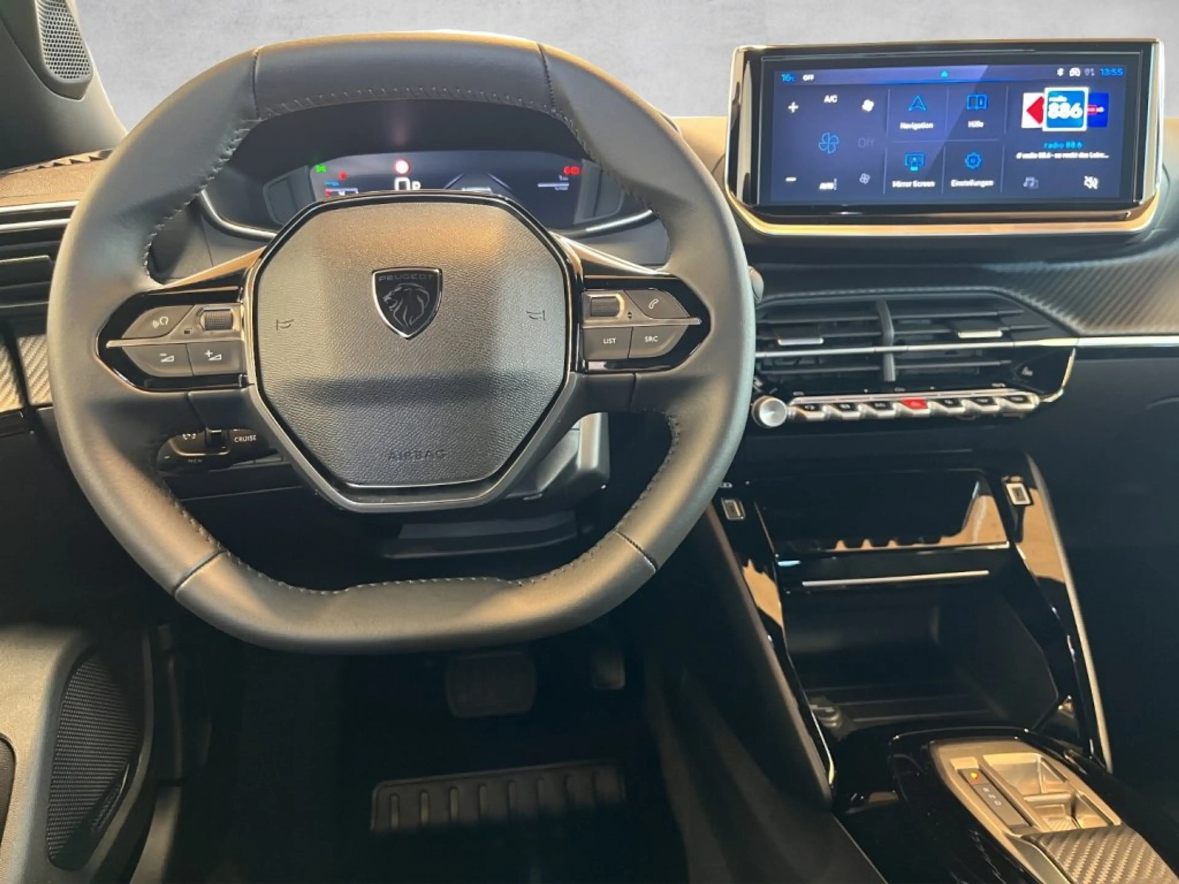 Peugeot 2008 Allure MHEV 145 e-DCS6 — photo 14