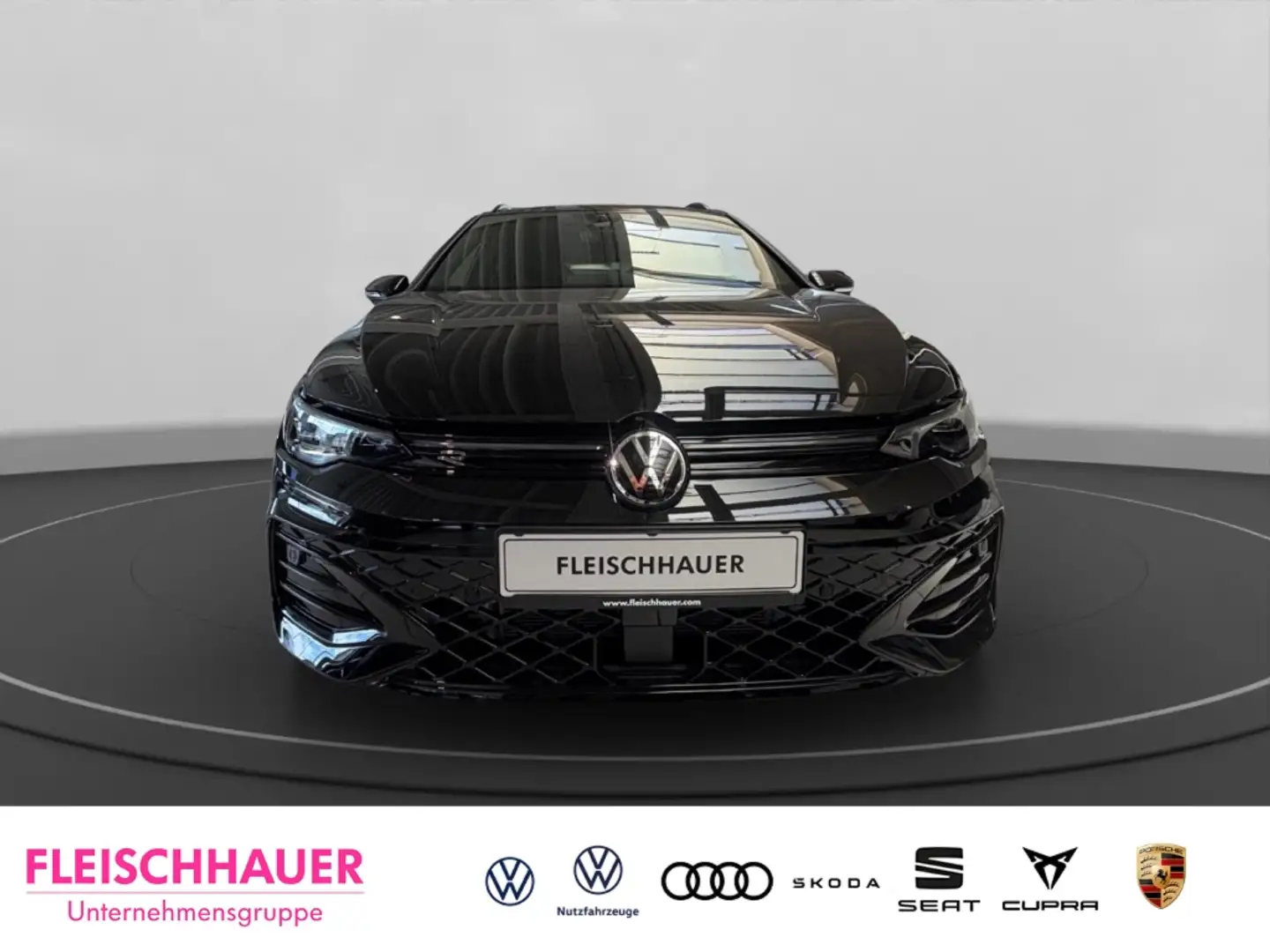 Volkswagen Golf VIII R-Line 1,5 l eTSI 110 kW (150PS)        VK 48 Schwarz - 2