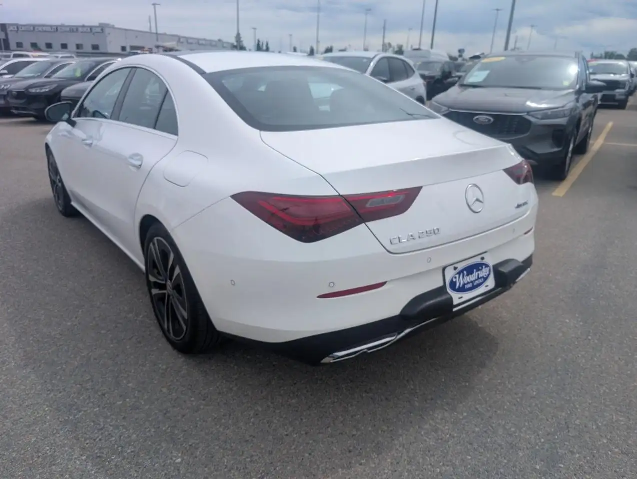 Mercedes-Benz CLA снимка Mercedes-Benz CLA