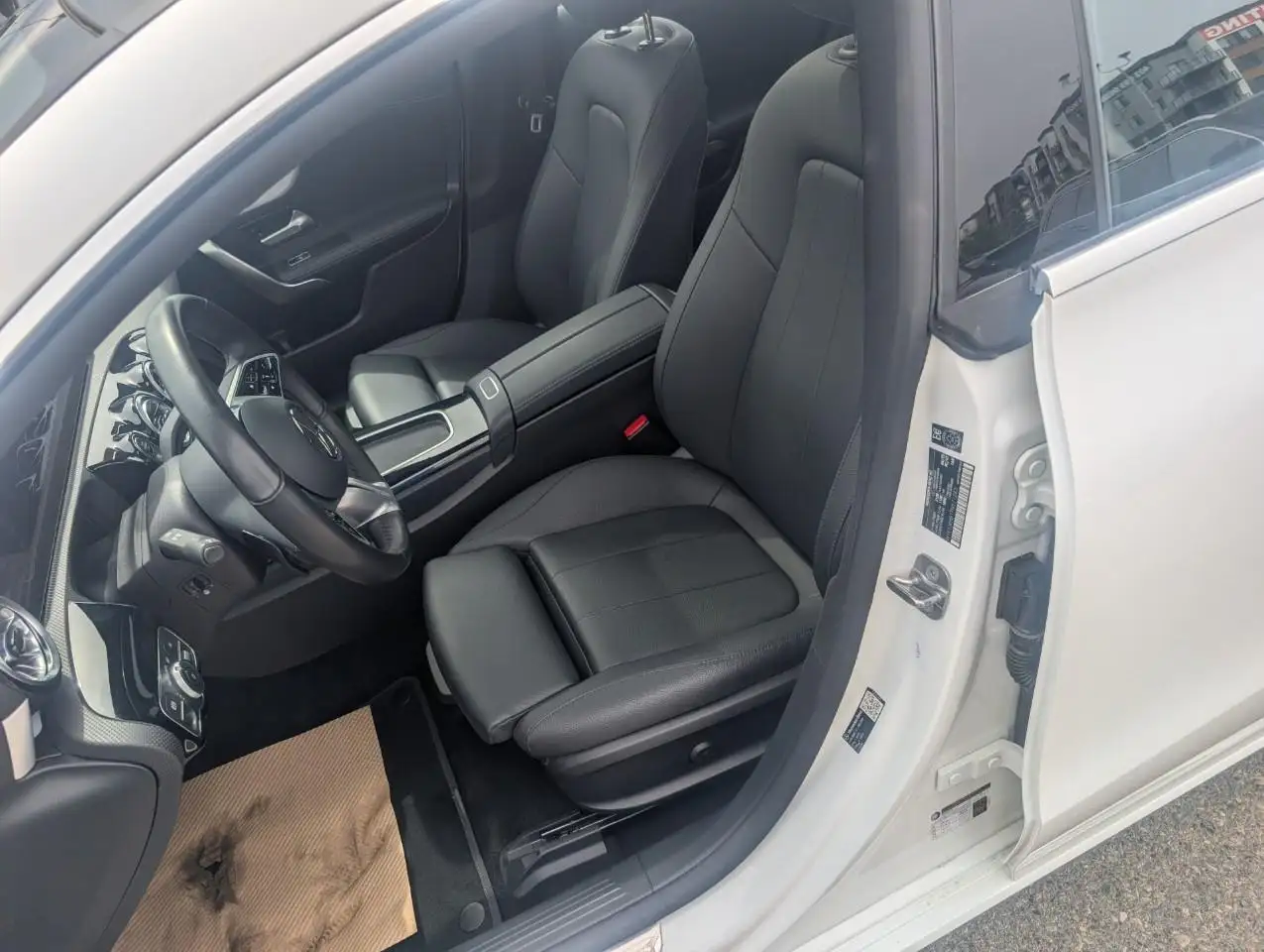 Mercedes-Benz CLA снимка Mercedes-Benz CLA