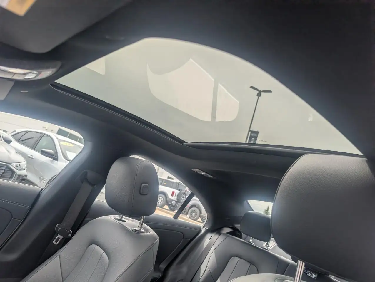 Mercedes-Benz CLA снимка Mercedes-Benz CLA