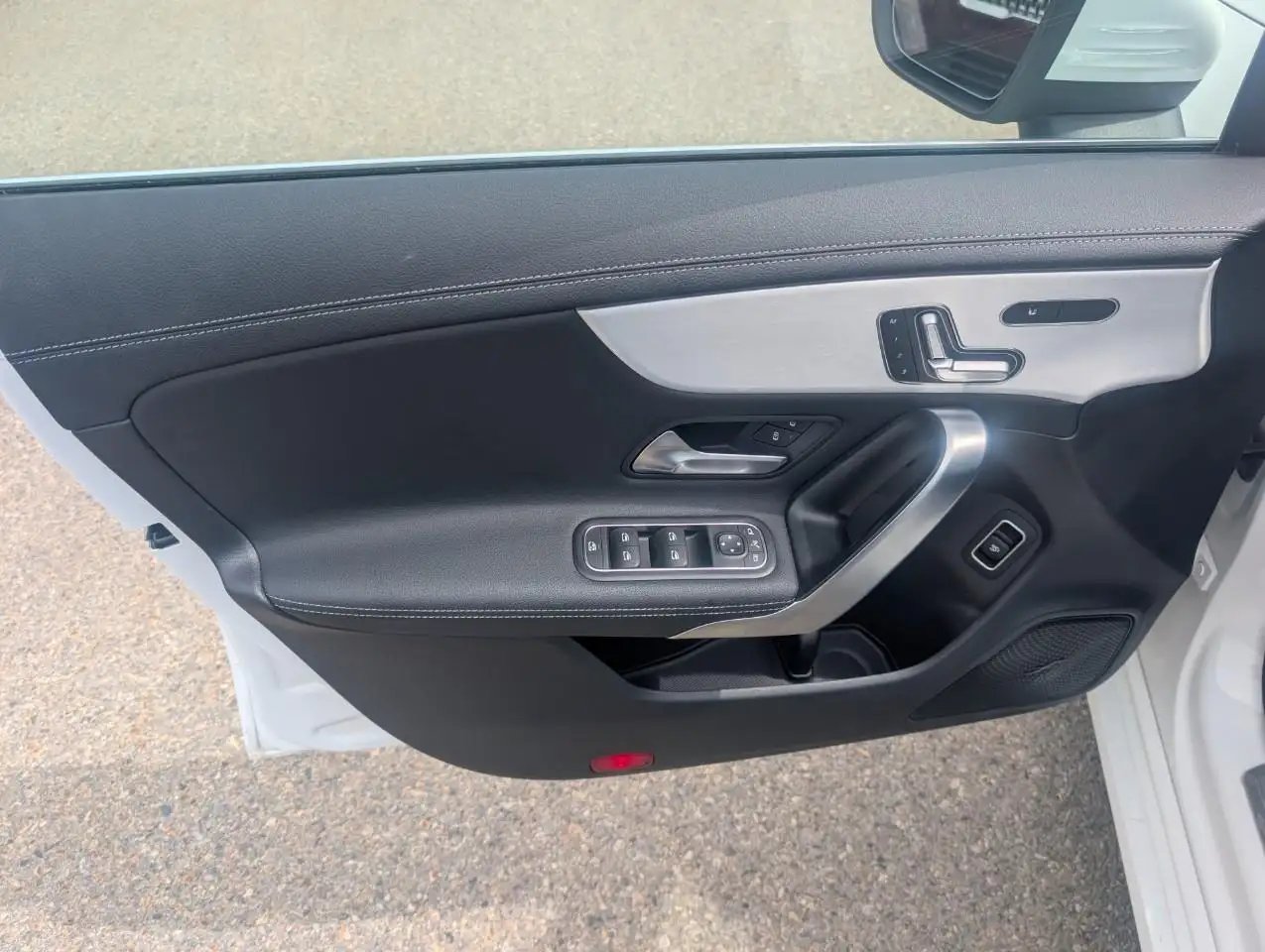 Mercedes-Benz CLA снимка Mercedes-Benz CLA
