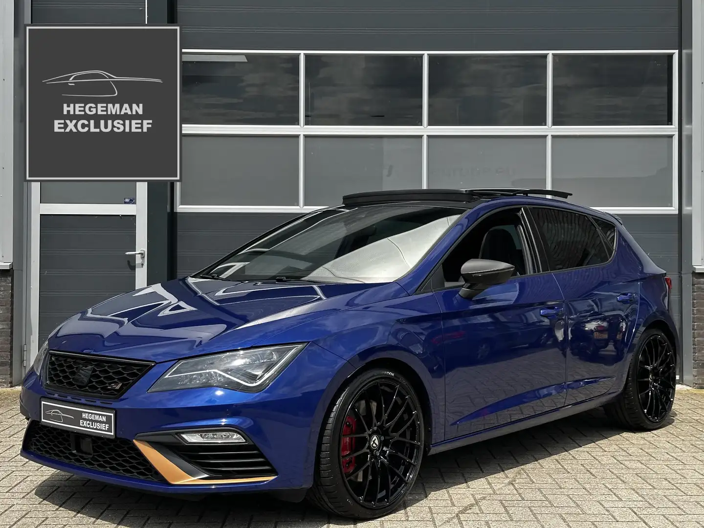 SEAT Leon 2.0 TSI CUPRA 300 | STAGE 2+ 380PK & 570NM | Schui Bleu - 1