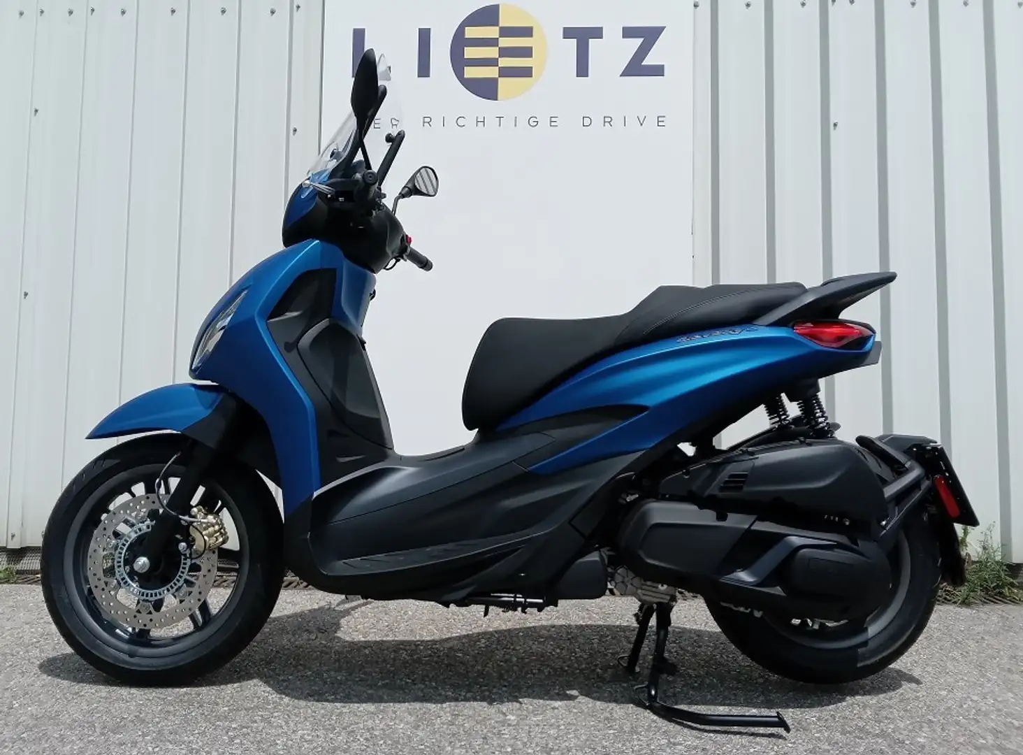 Piaggio Beverly 400 HPE Sport ABS E5+ Blauw - 2