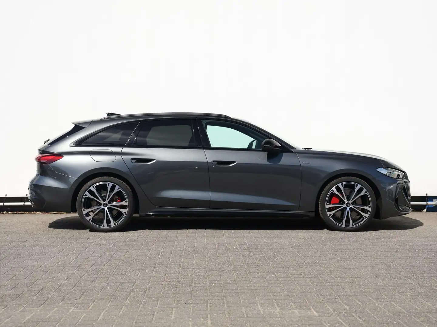 Audi A5 AVANT S edition 2.0 TFSI e 220 kW / 299 PK Avant 7 Grijs - 2