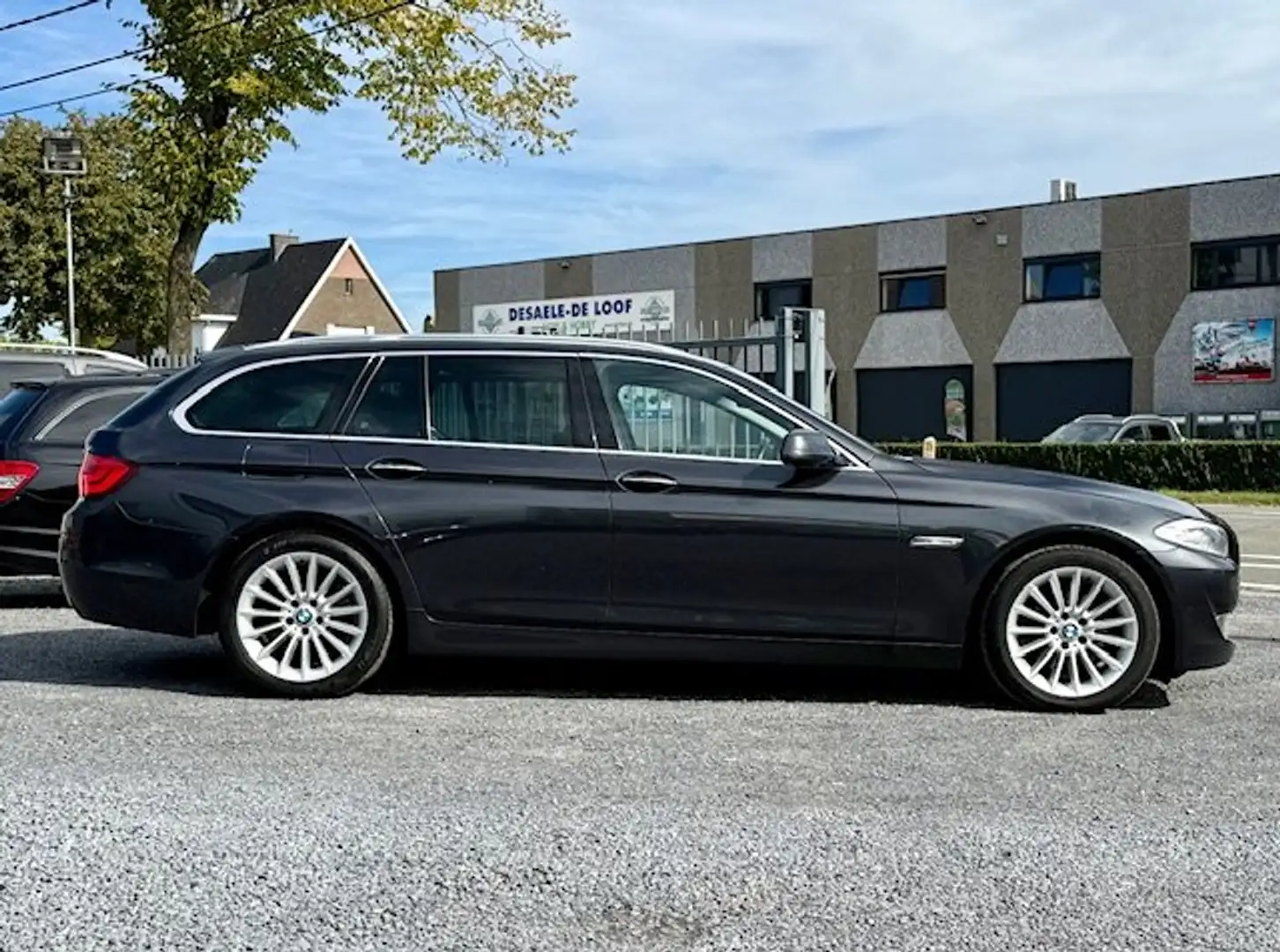 BMW 520 d Full Option Panorama Leder Xenon Navi-Pro Cruise Gris - 2