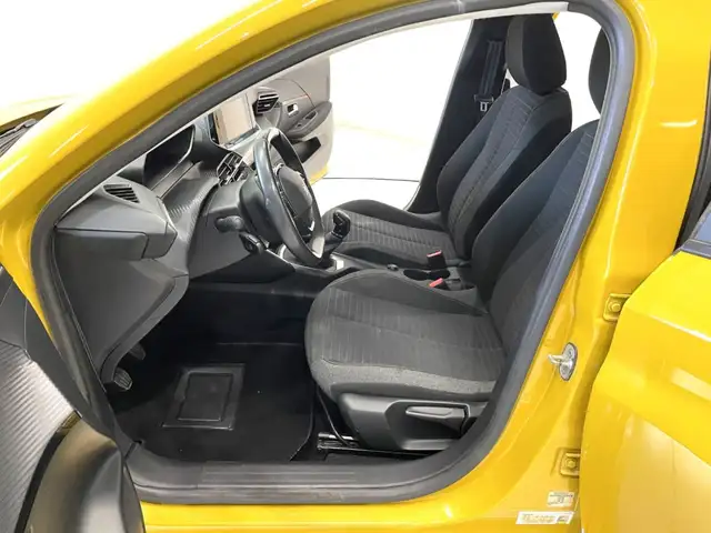 Peugeot 208 view 6