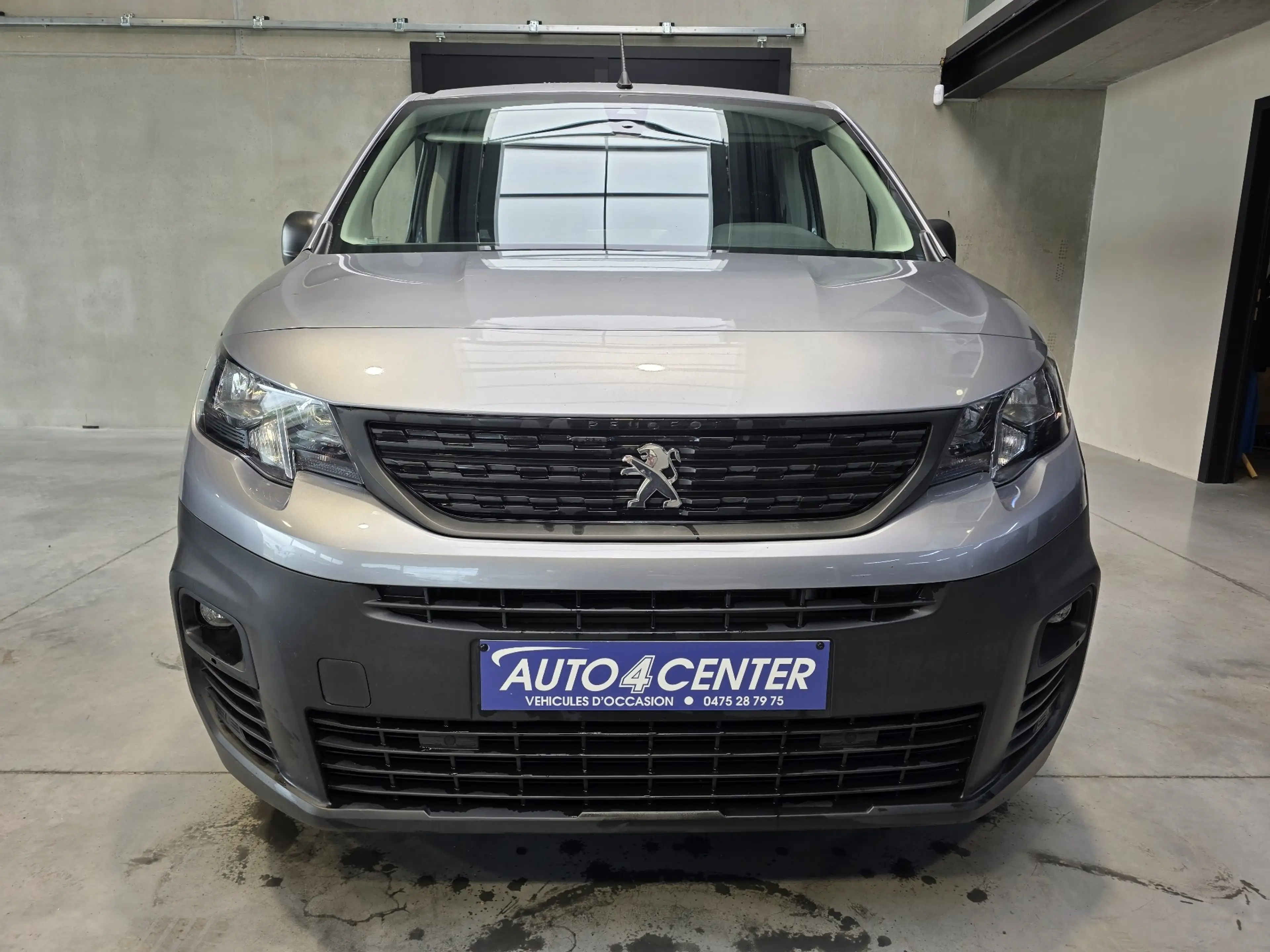 Peugeot Partner 1.5 BlueHDi BOITE AUTO // 3 PLACES / GARANTIE 1AN — photo 2