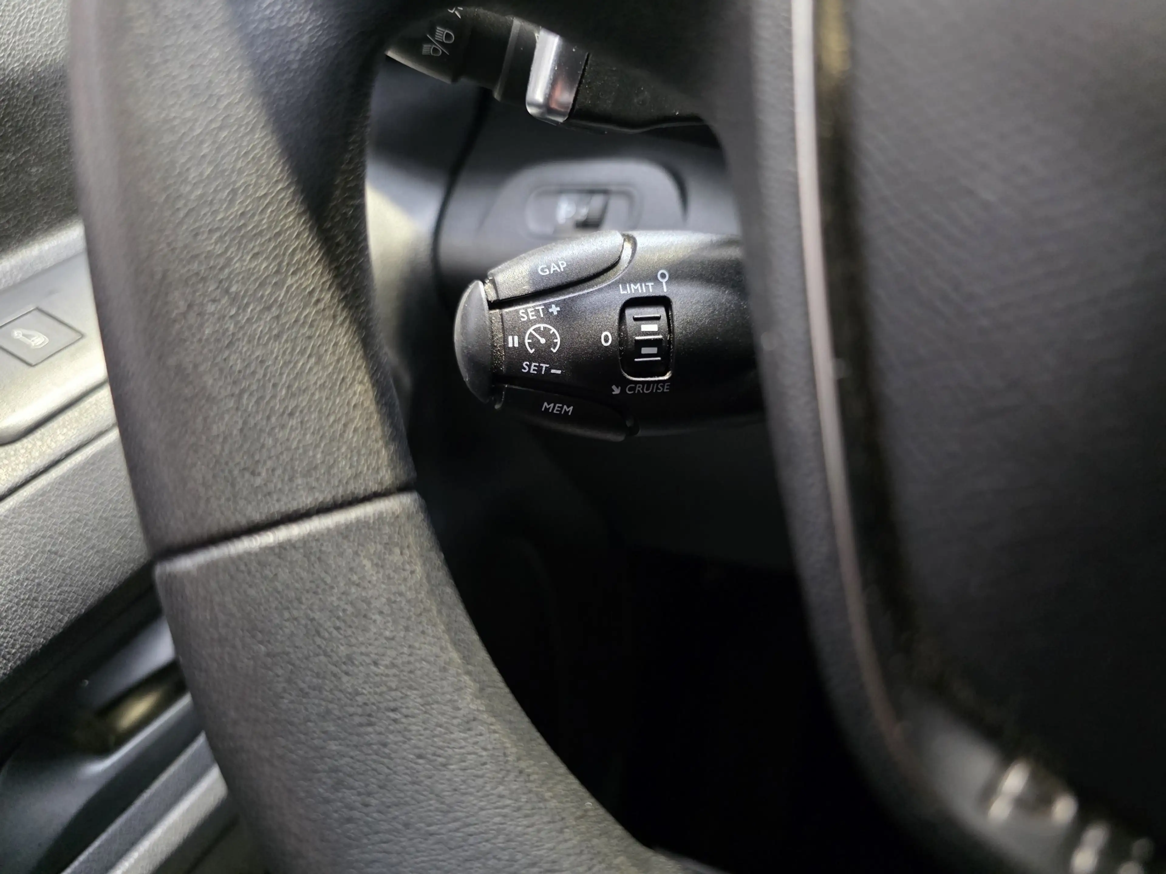 Peugeot Partner 1.5 BlueHDi BOITE AUTO // 3 PLACES / GARANTIE 1AN — photo 12