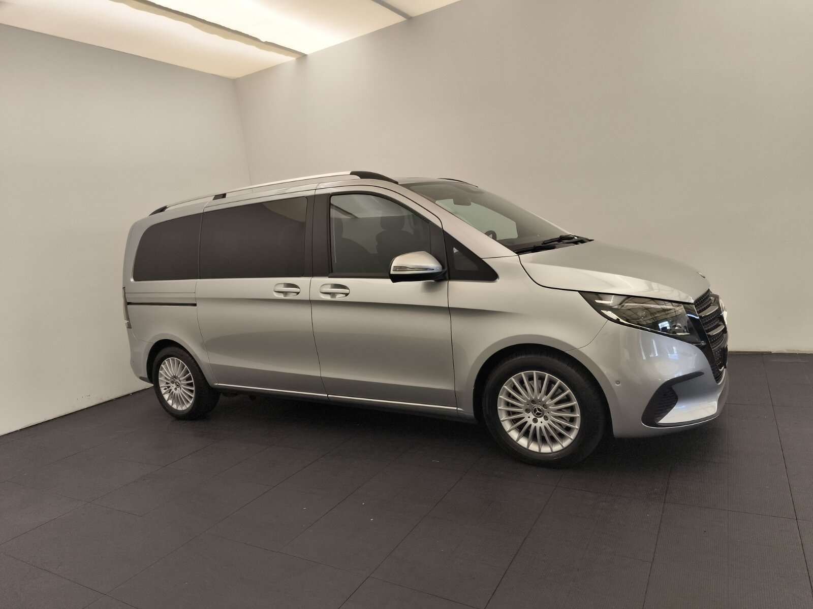 Mercedes-Benz V 220