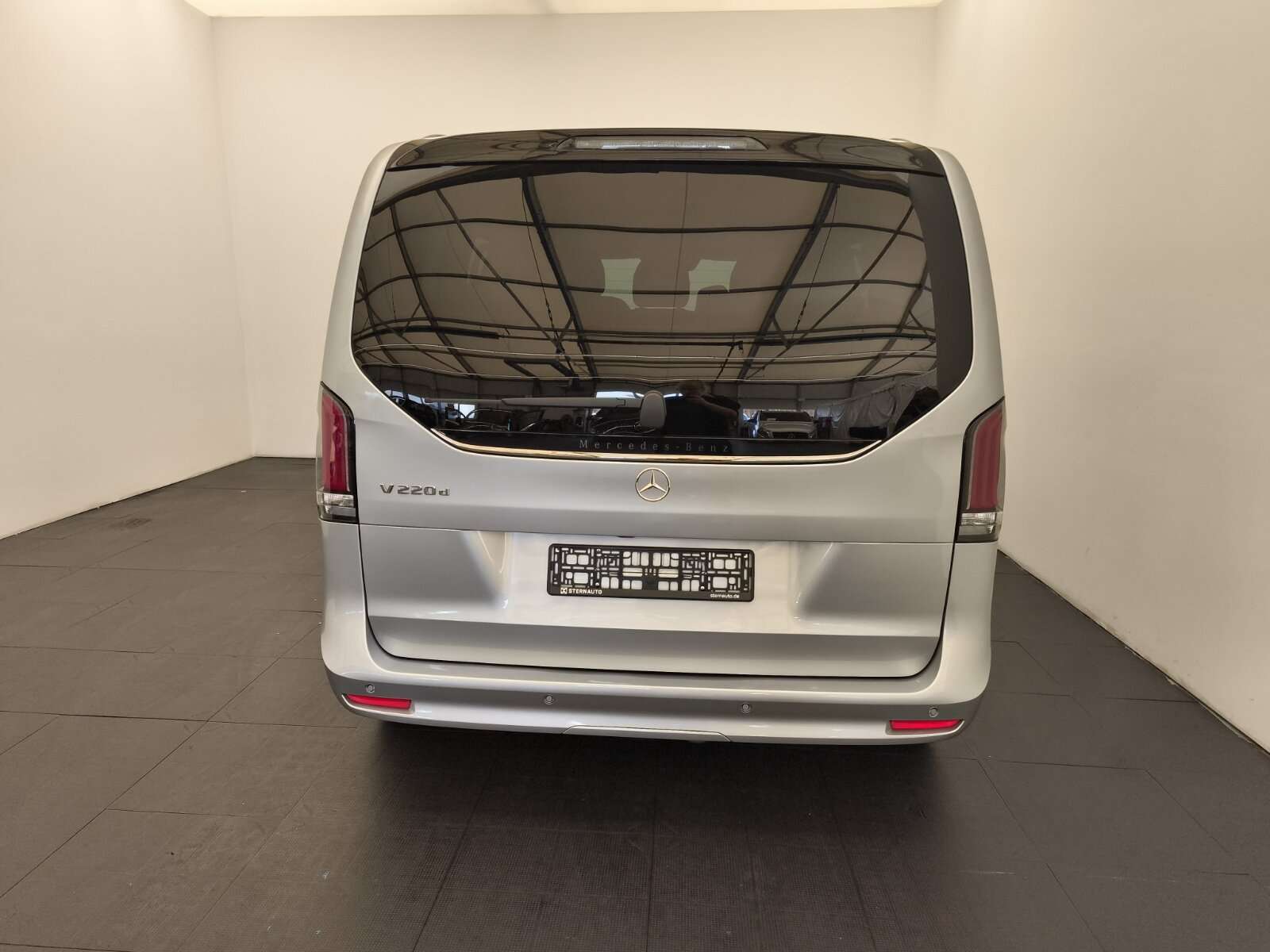 Mercedes-Benz V 220