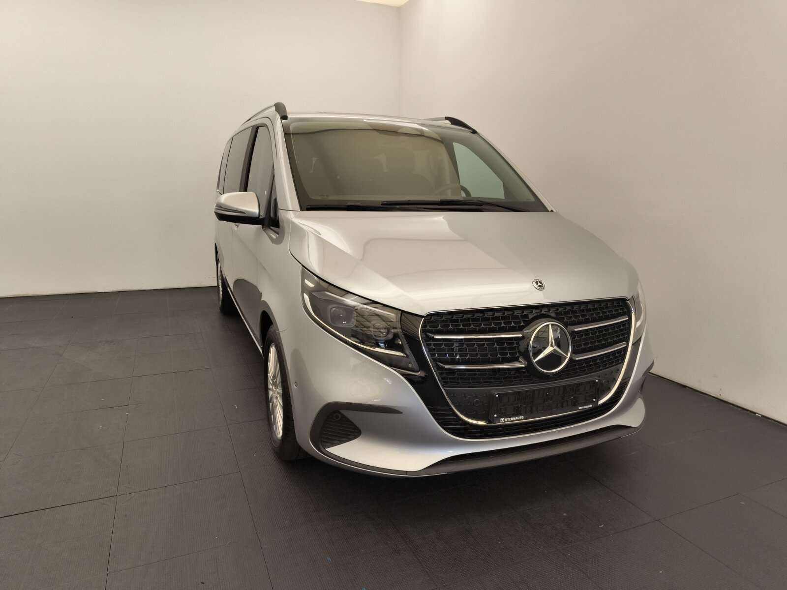 Mercedes-Benz V 220