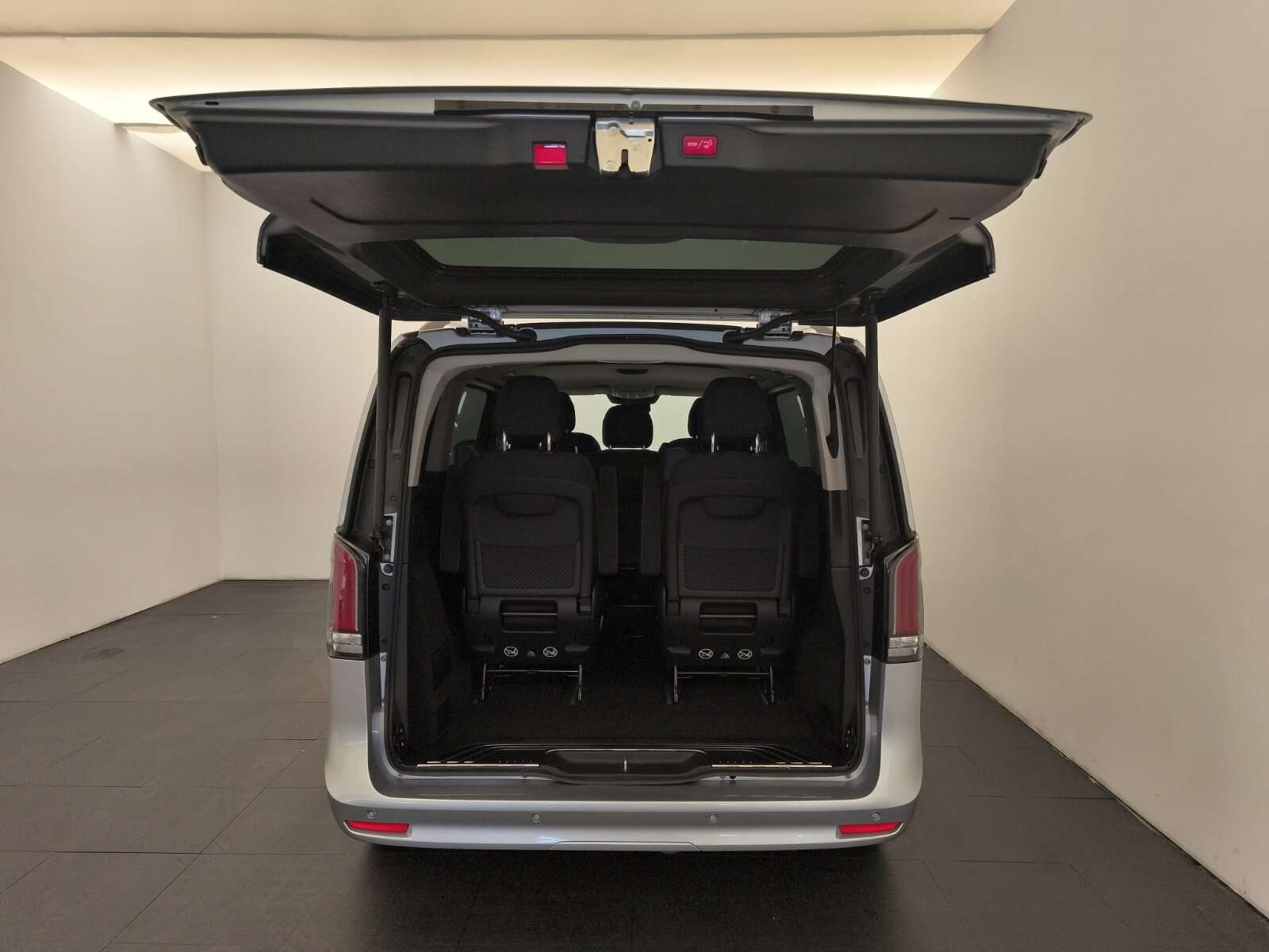 Mercedes-Benz V 220